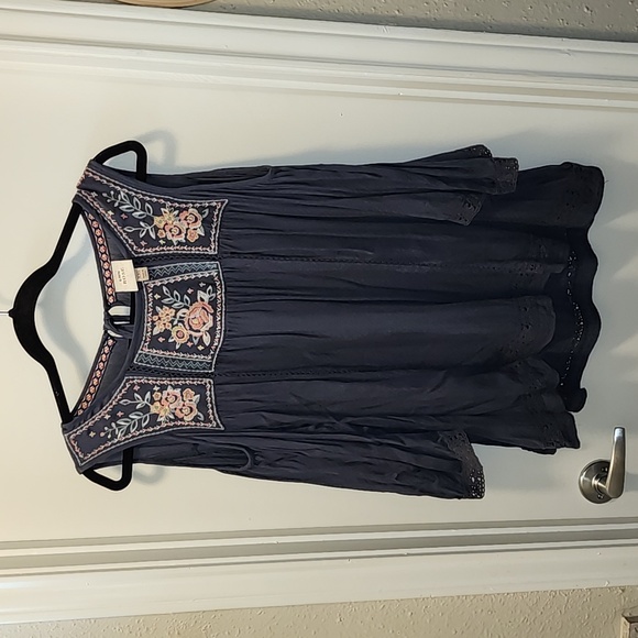 Knox Rose Tops - Knox Rose cold shoulder blouse